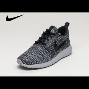 🏃🏽‍♀️NIKE ROSHE🏃🏽‍♀️ running shoes